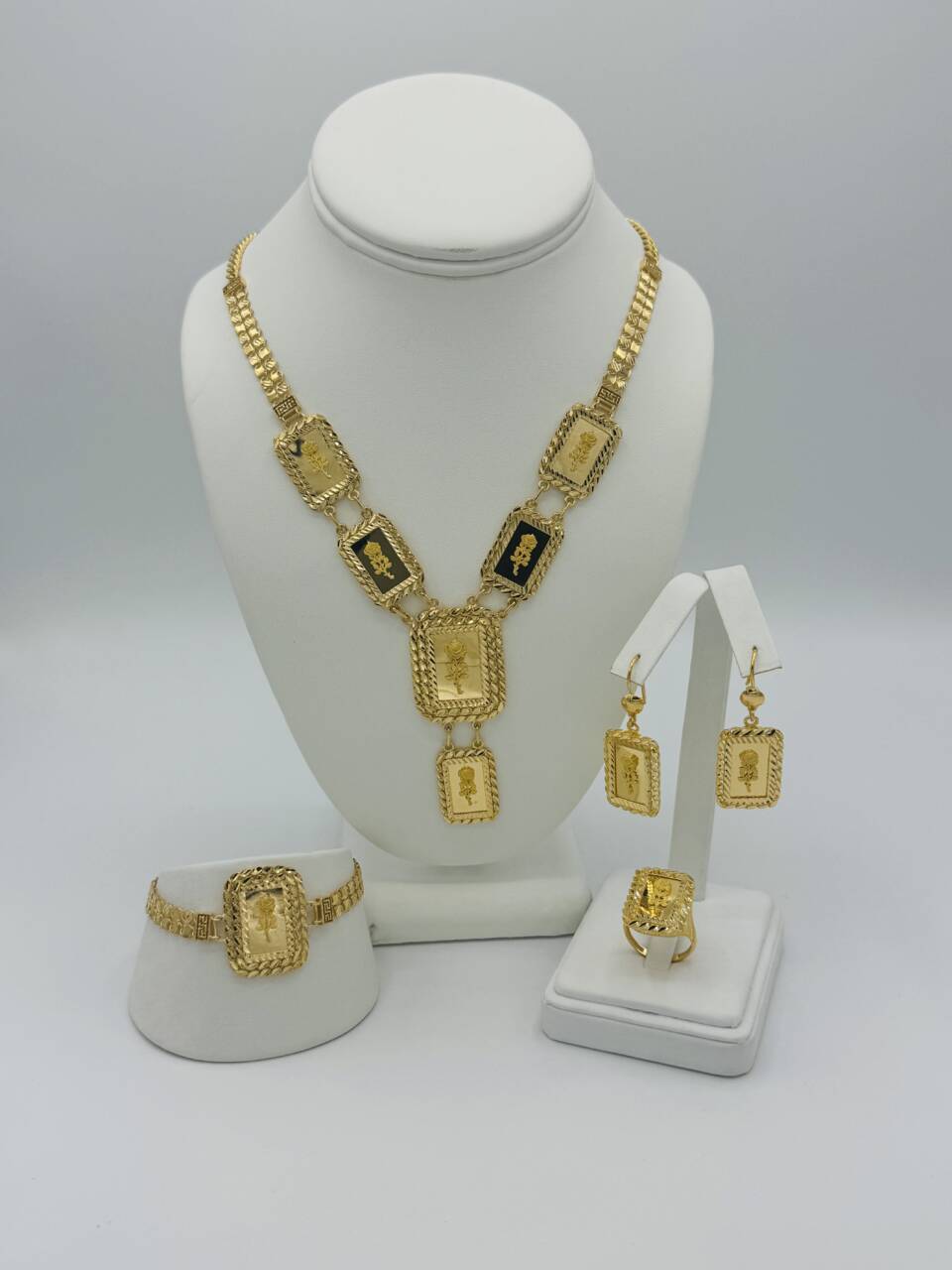 Necklace Set