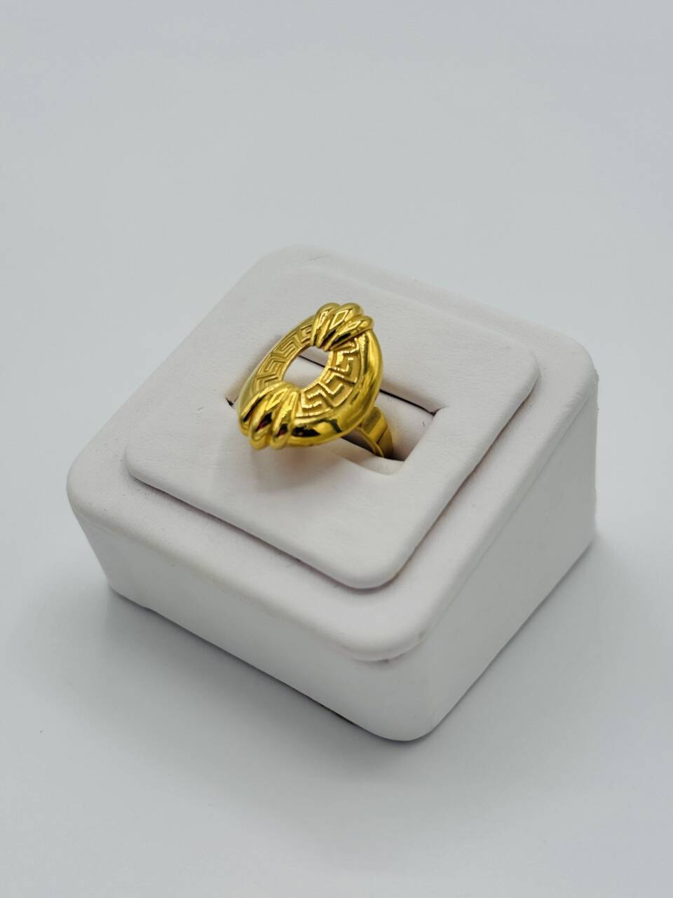 Ladies Ring