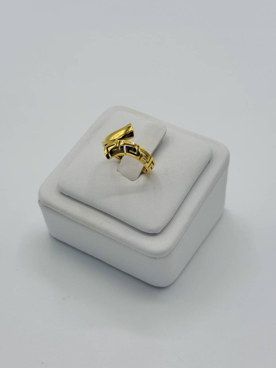 Ladies Ring