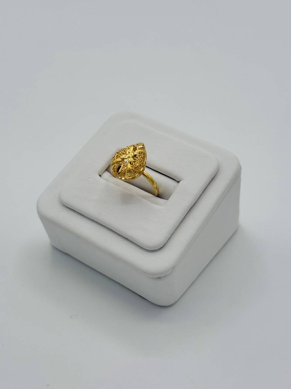 Ladies Ring