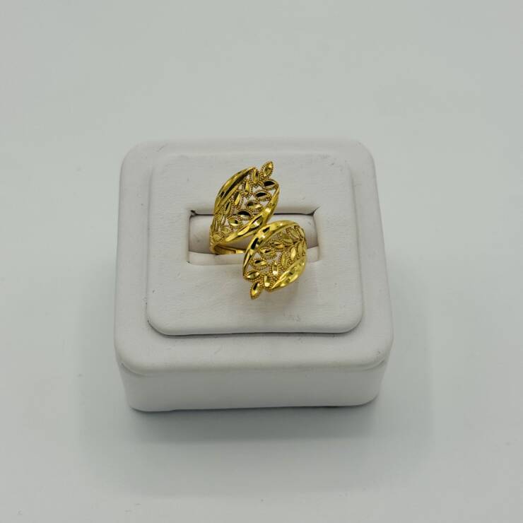 Ladies Ring