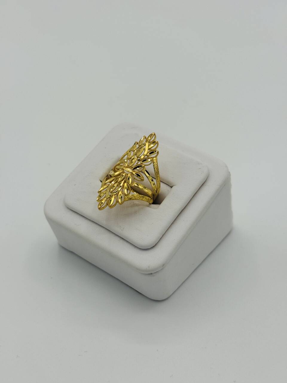 Ladies Ring