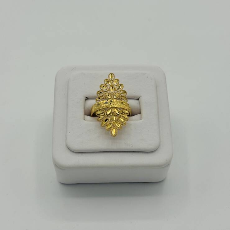 Ladies Ring