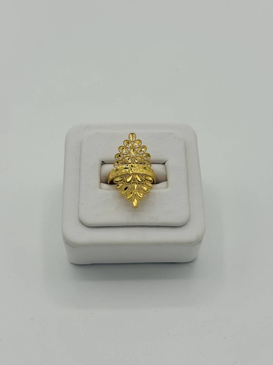 Ladies Ring