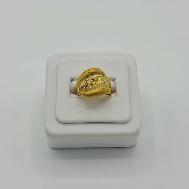 Ladies Ring