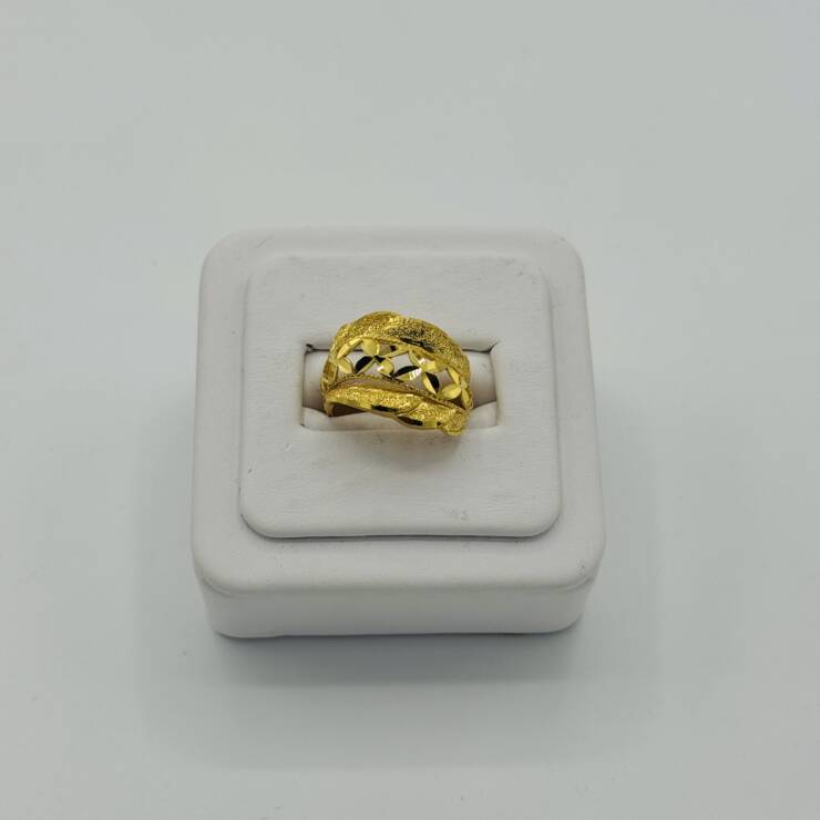 Ladies Ring