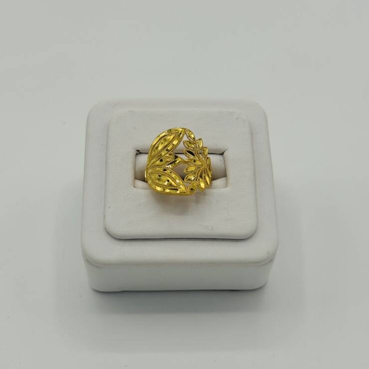 Ladies Ring