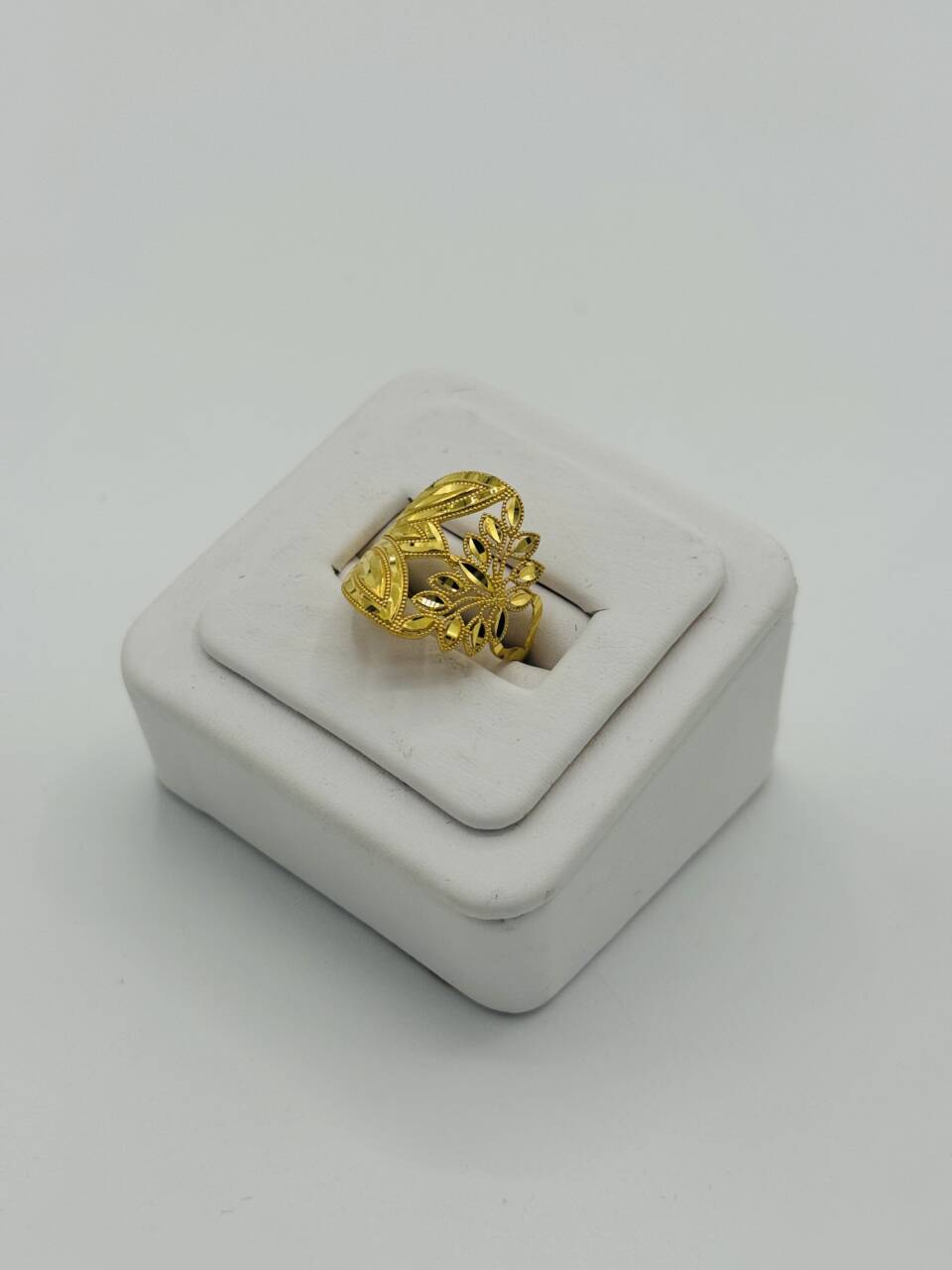 Ladies Ring
