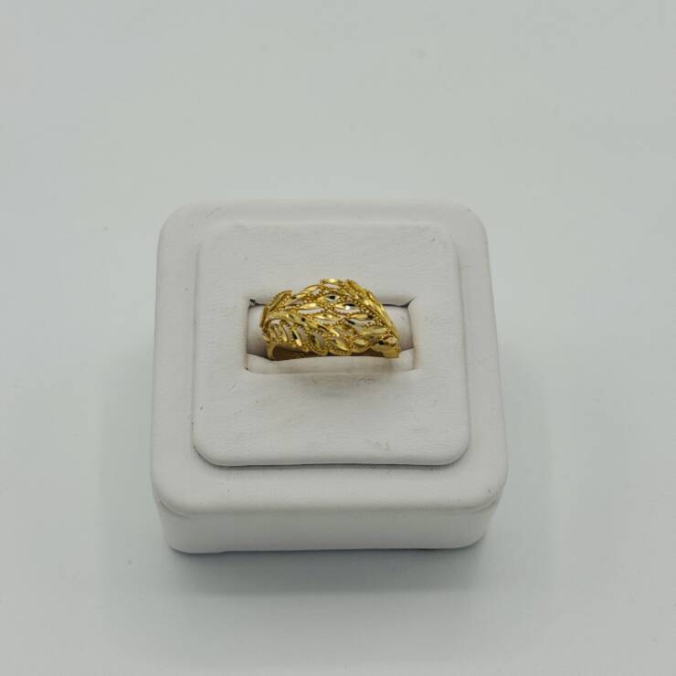 Ladies Ring
