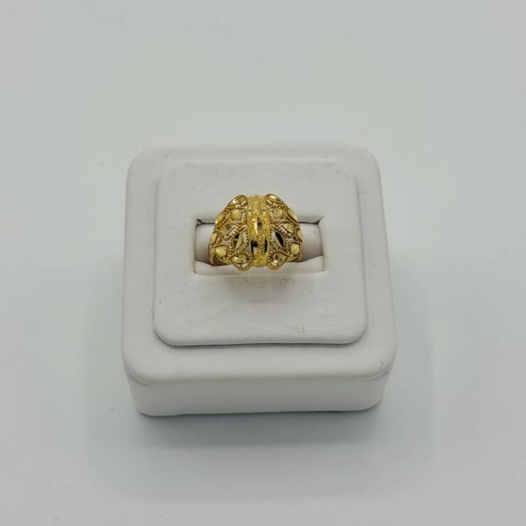Ladies Ring