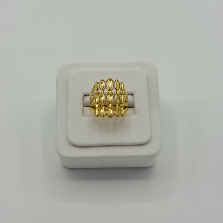 Ladies Ring