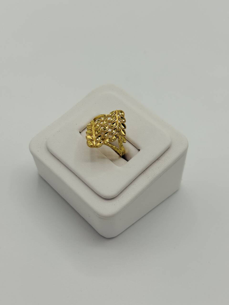 Ladies Ring