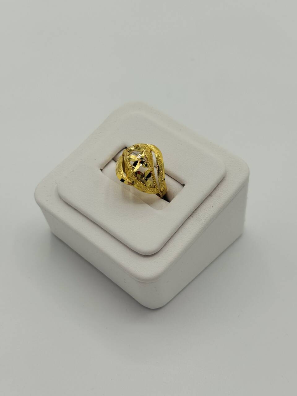 Ladies Ring