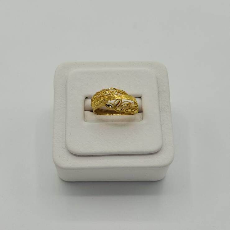 Ladies Ring