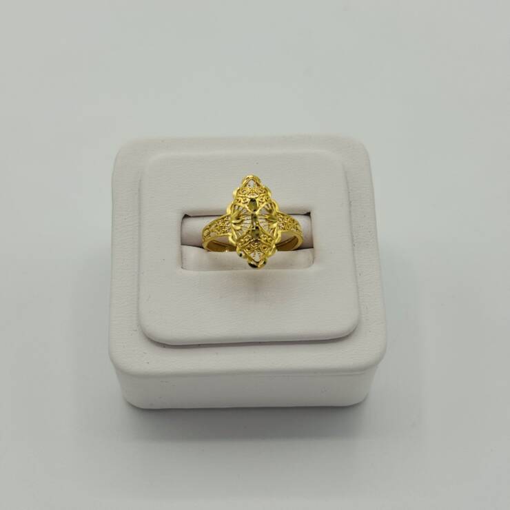 Ladies Ring