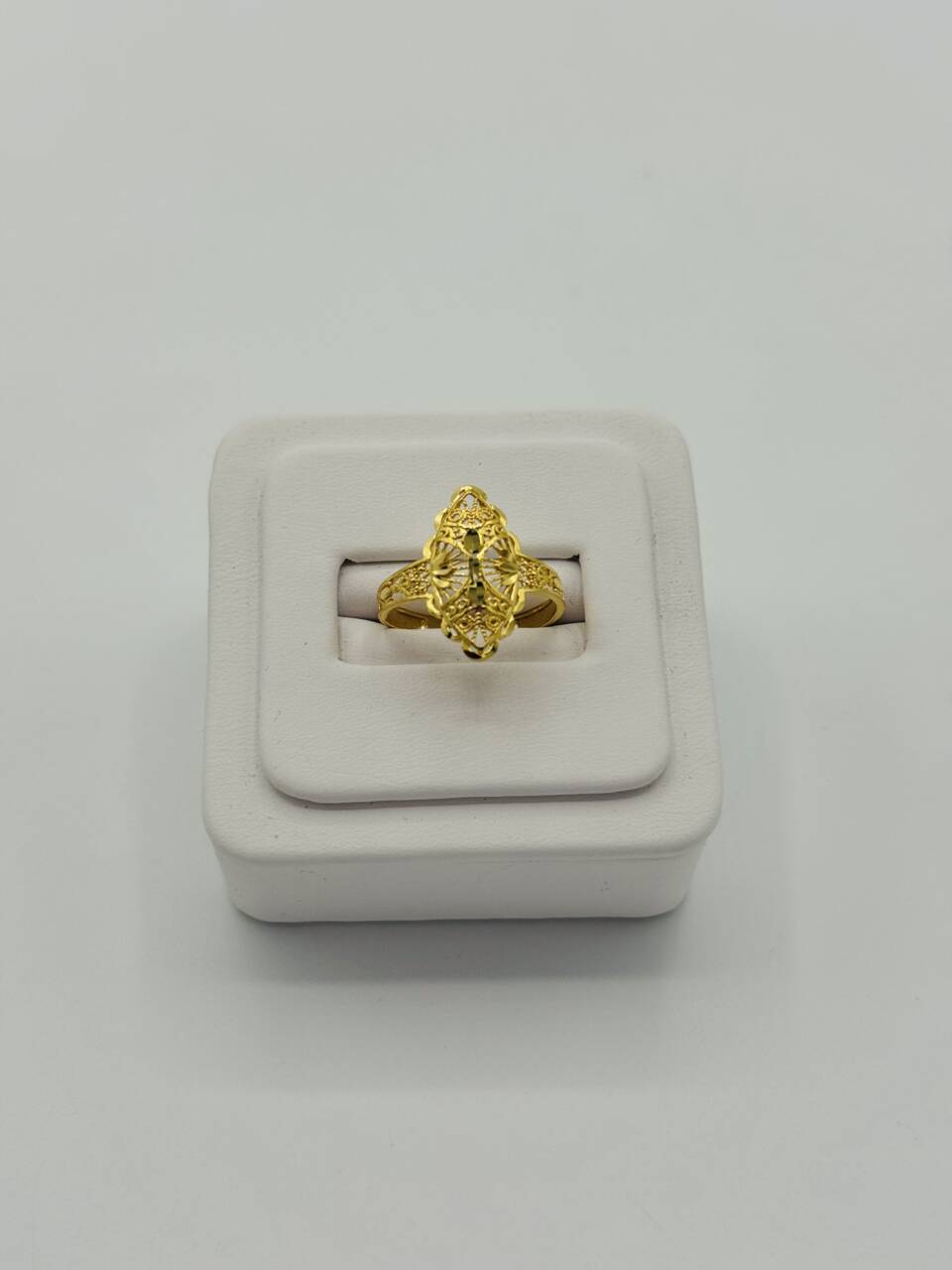 Ladies Ring