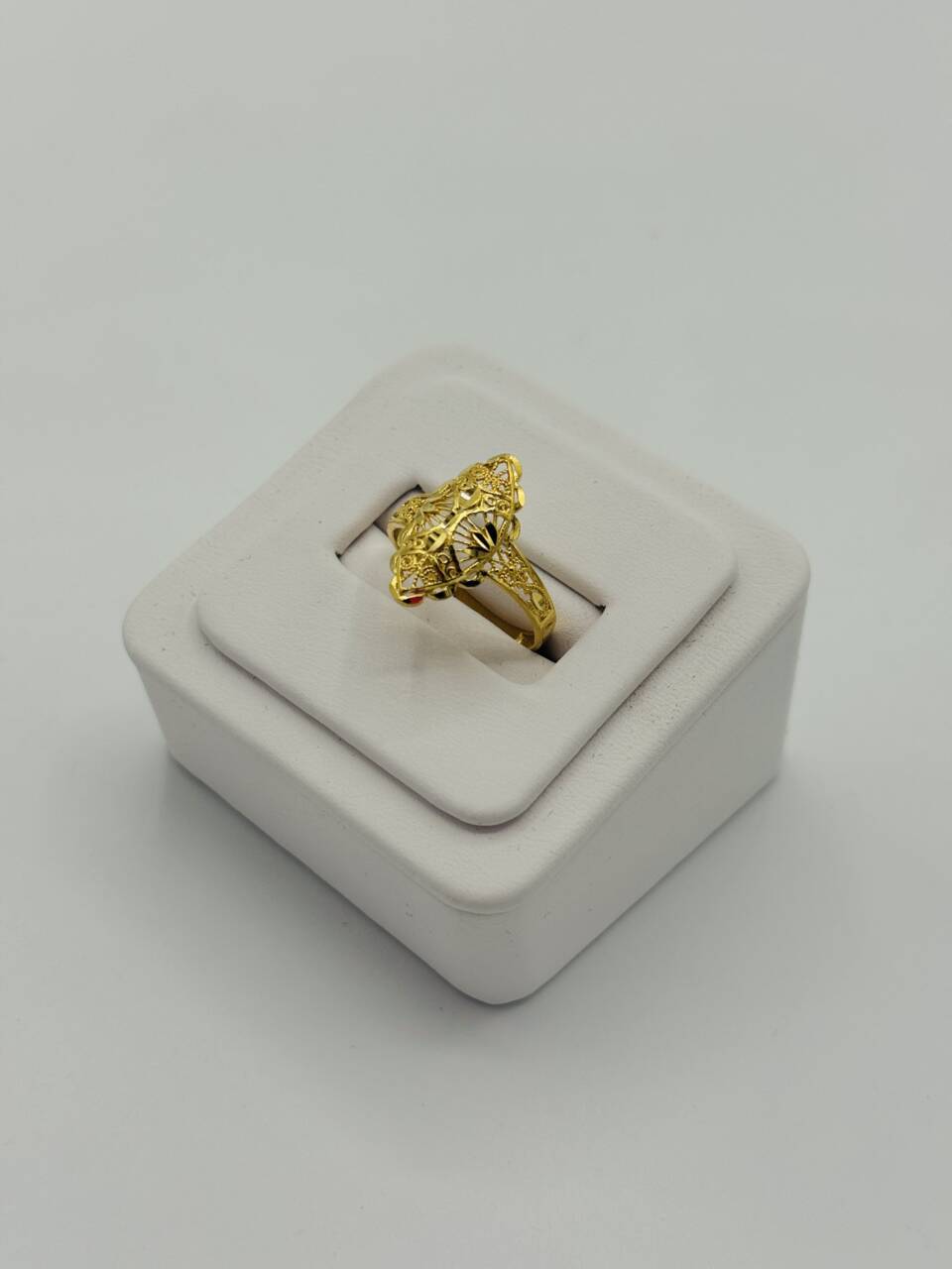 Ladies Ring