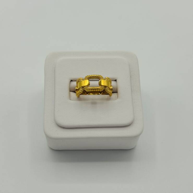 Ladies Ring