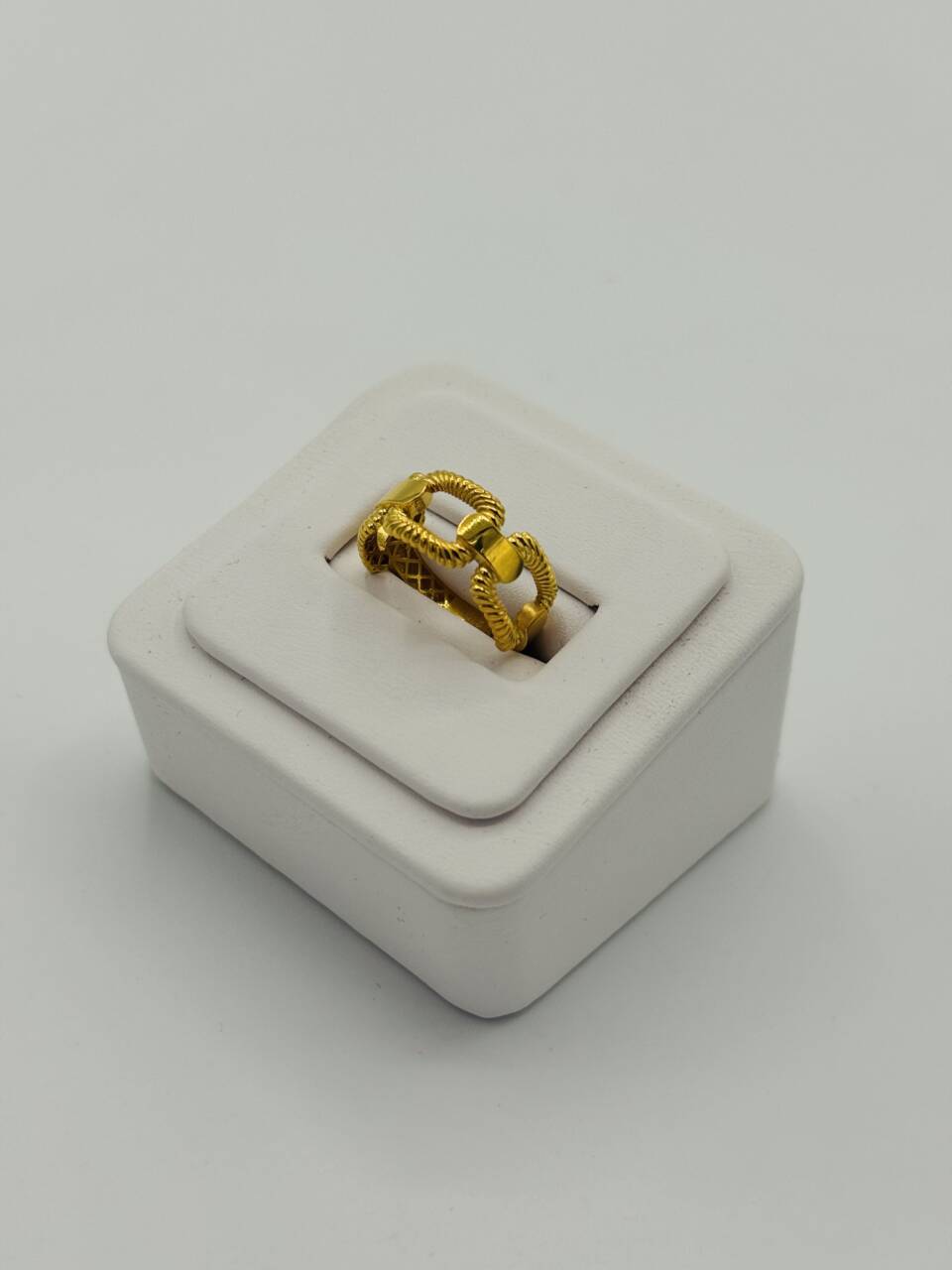Ladies Ring