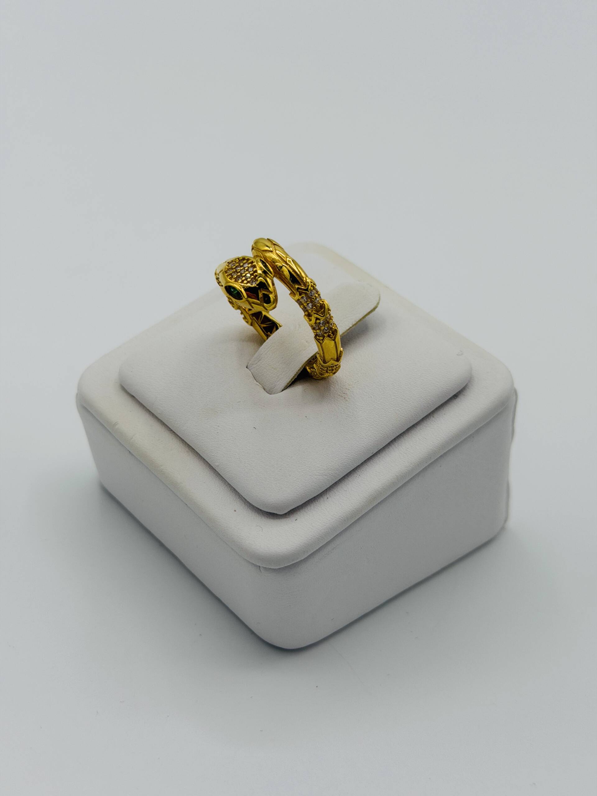 Ladies Ring
