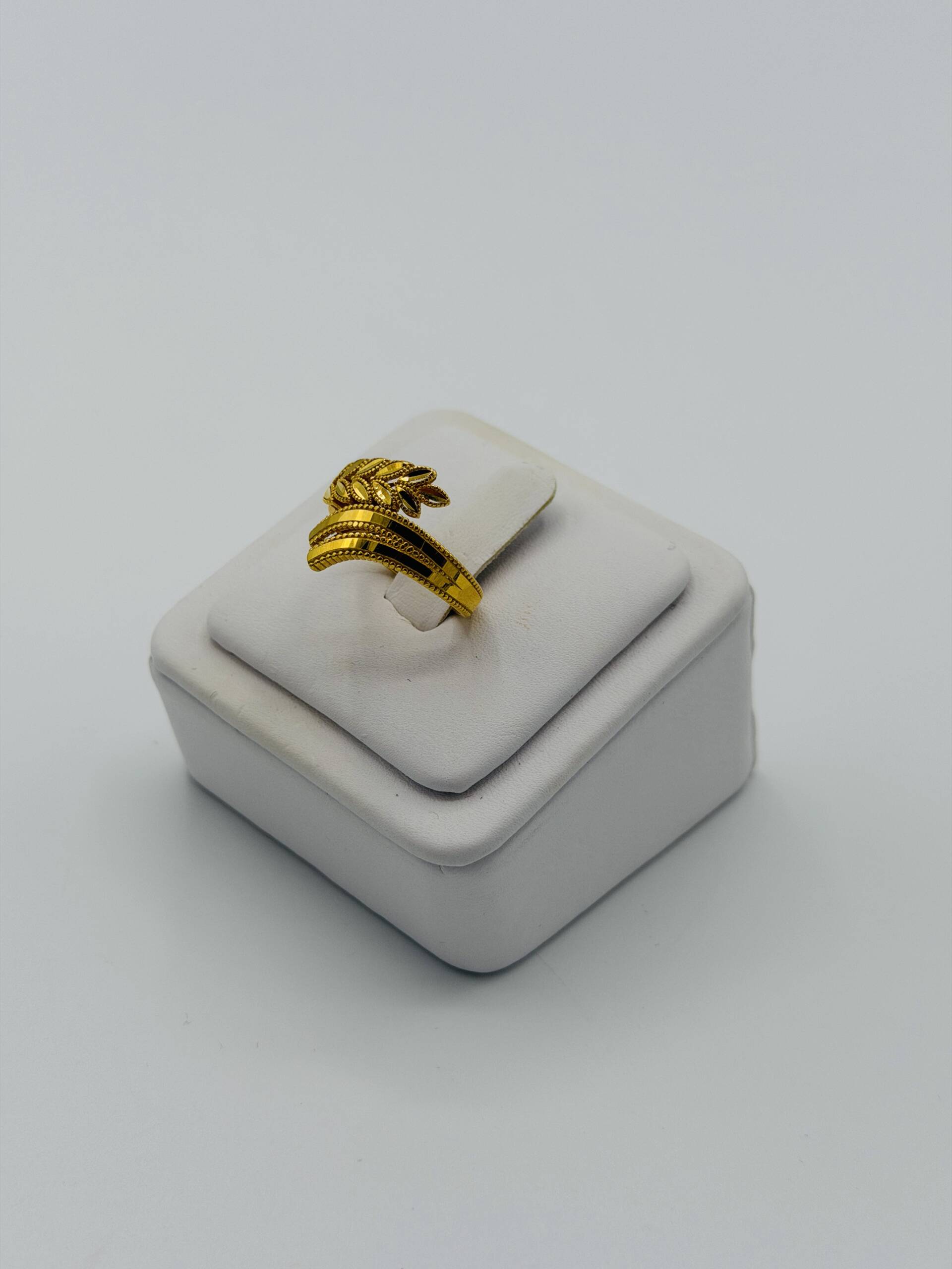 Ladies Ring