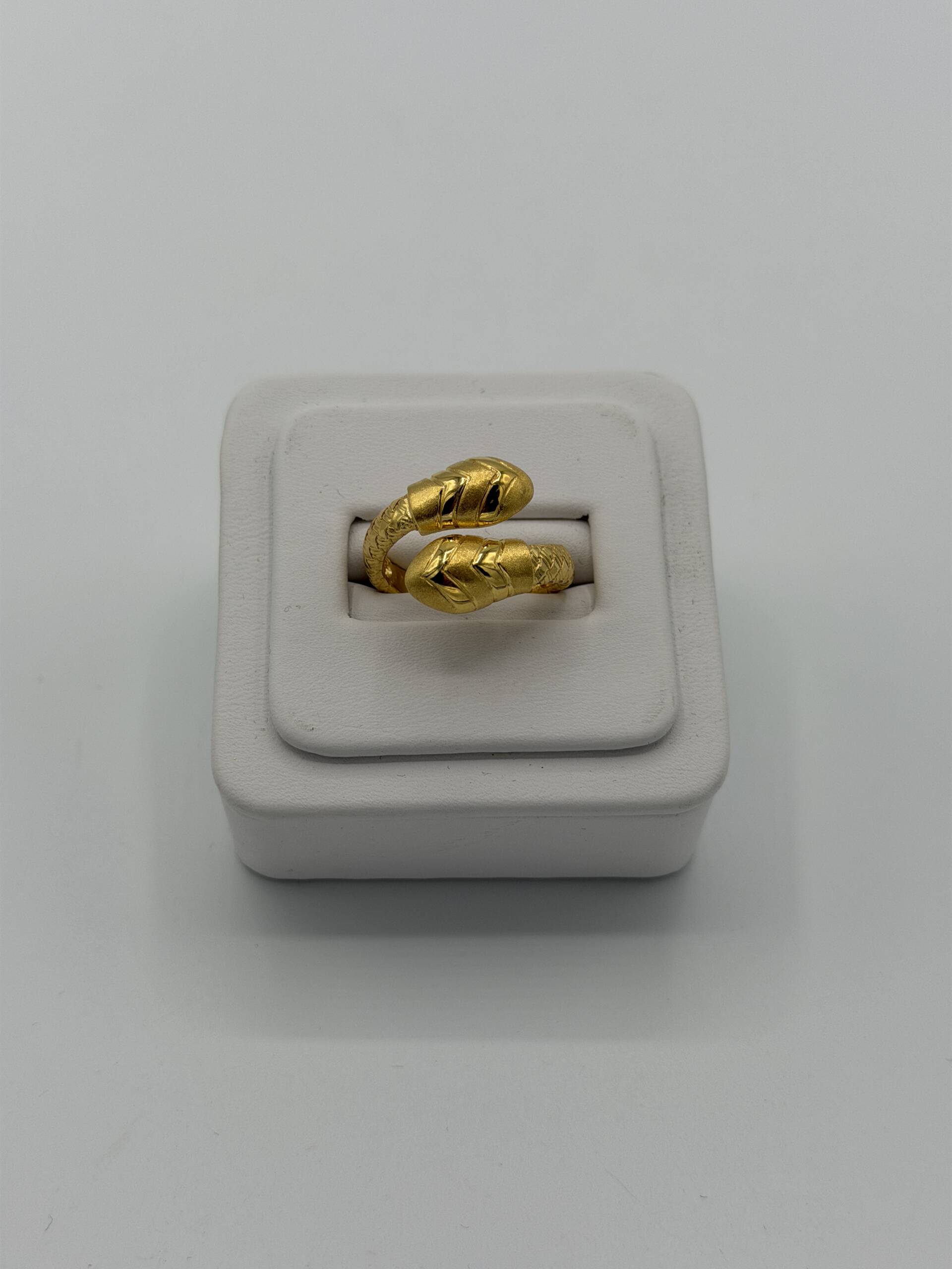 Ladies Ring