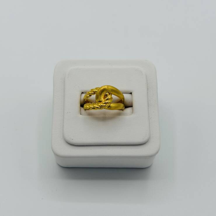 Ladies Ring