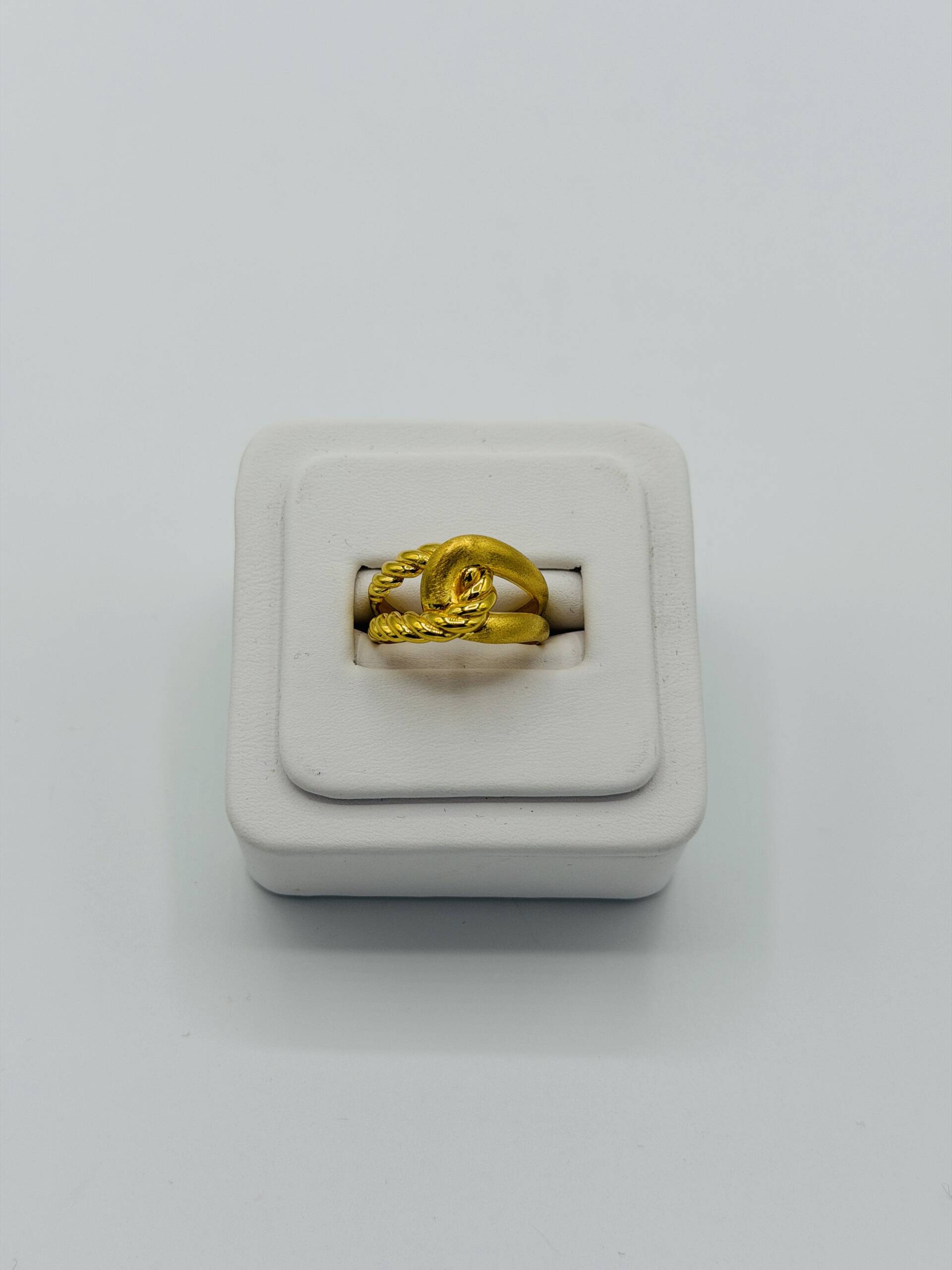 Ladies Ring
