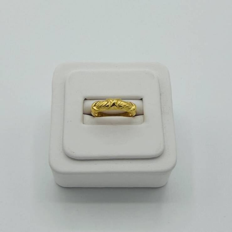 Ladies Ring