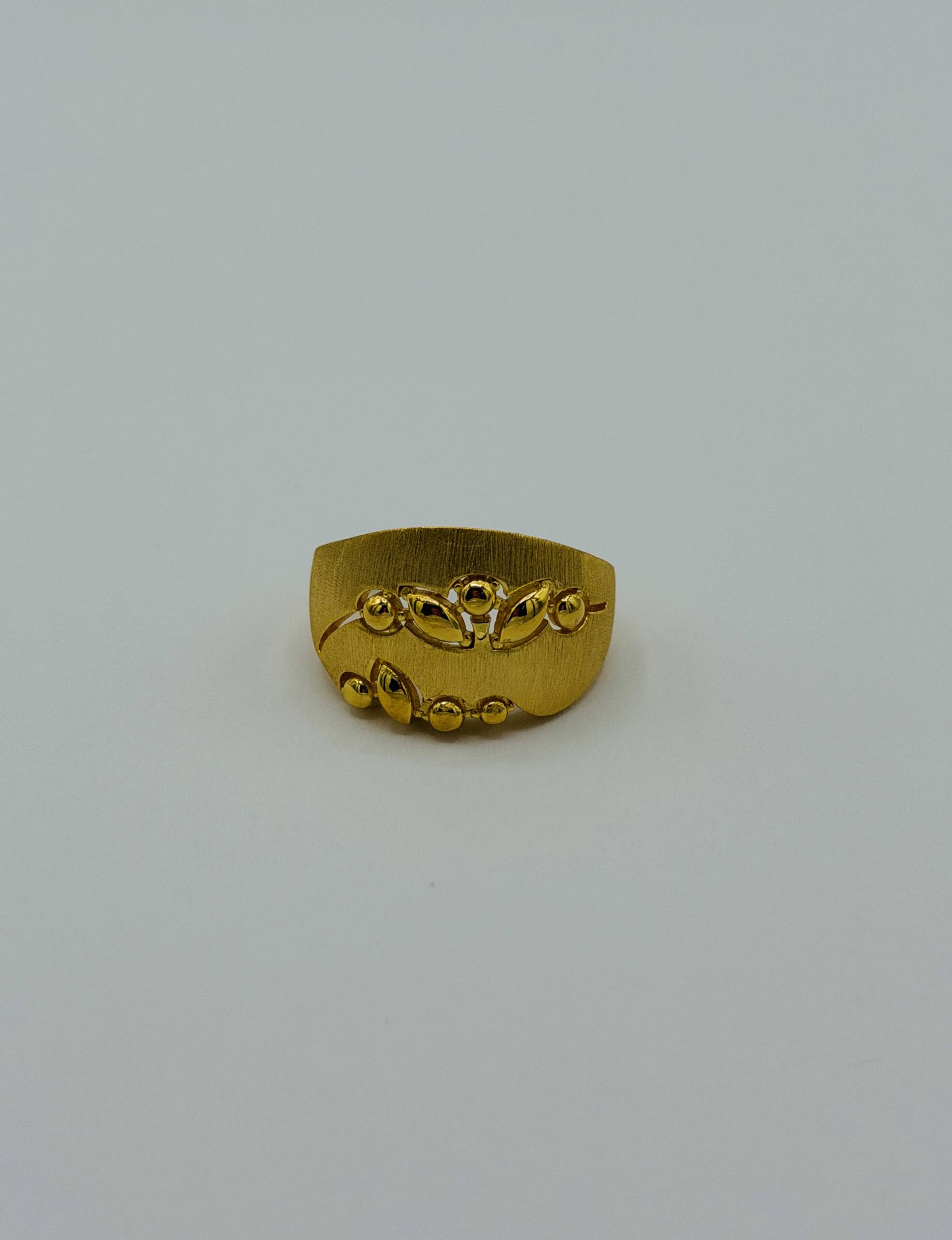 Ladies Ring