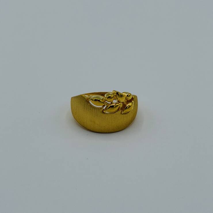 Ladies Ring