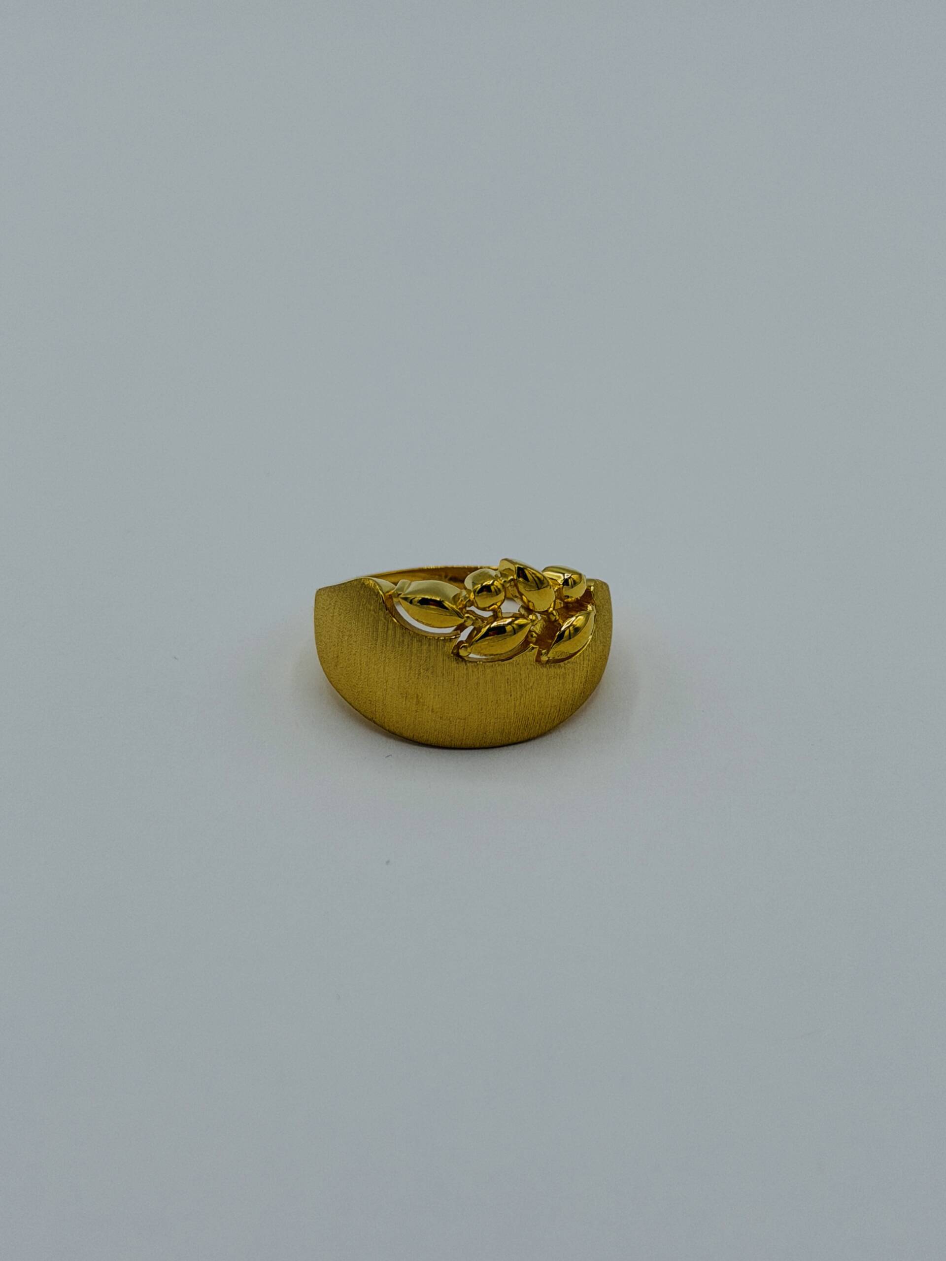 Ladies Ring