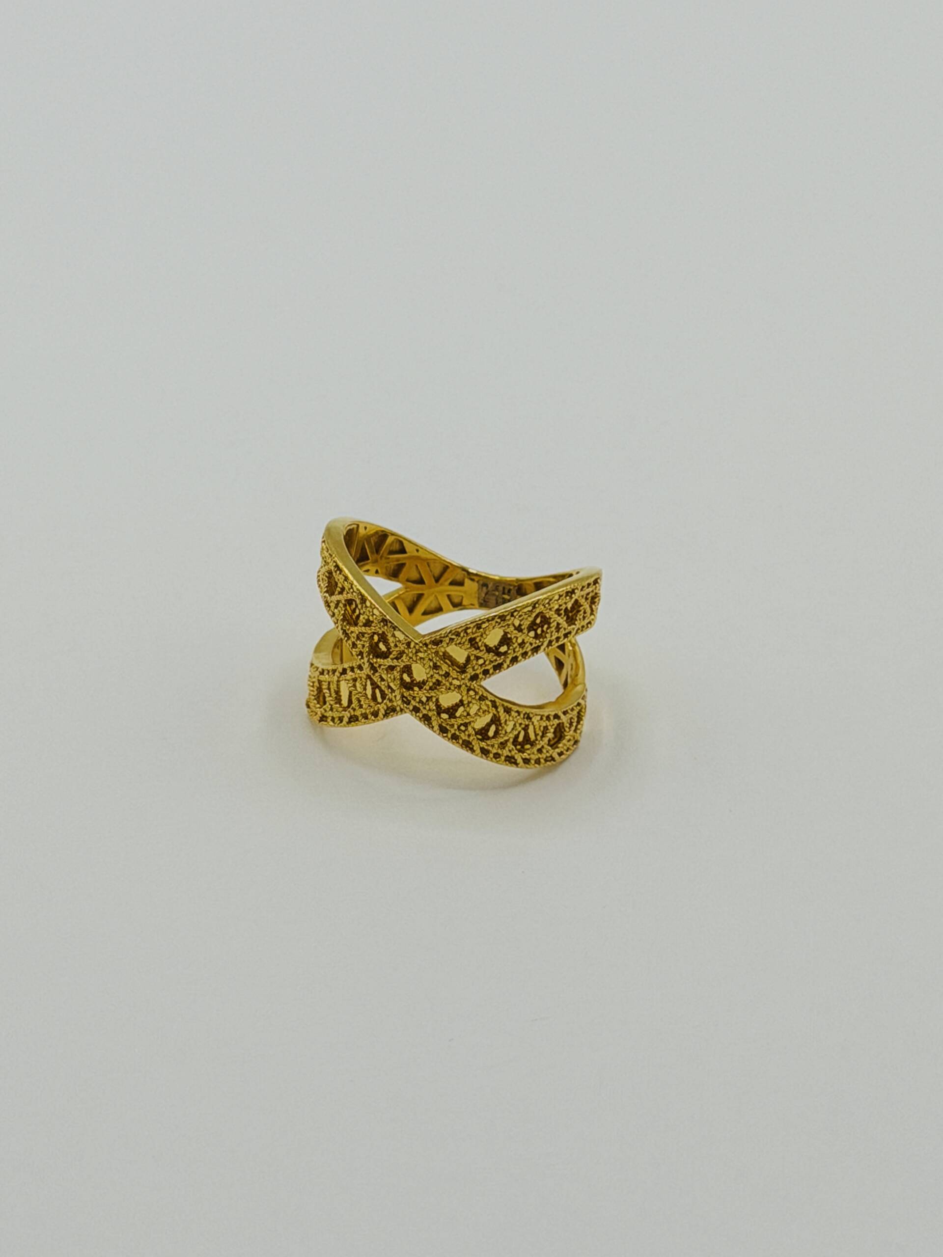 Ladies Ring