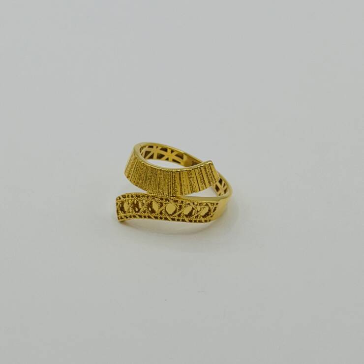 Ladies Ring