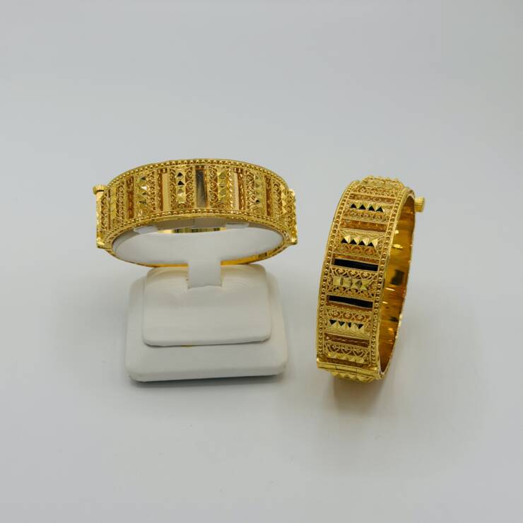 Hinged Bracelet